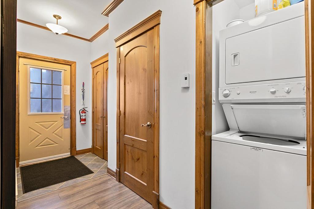 Le Manoir 106-7 By Escapades Tremblant Apartment Mont-Tremblant Bagian luar foto